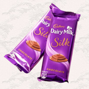 Indulge in the velvety goodness of 2 Cadbury Silk Chocolates, each weighing 60g. A rich and delightful treat for your taste buds.